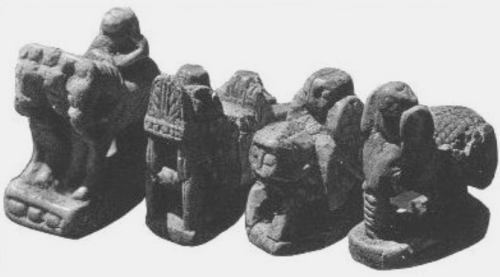 Fund von Alten Schachfiguren aus Afrasiab (Nähe Samarkand) Usbekistan - König, Streitwagen, Wesir, Elephant - Glarean Magazin