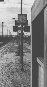 Bahnhof - Gedicht des Tages - Rainer Wedler - Glarean Magazin Bahnhof - Gedicht des Tages - Rainer Wedler - Glarean Magazin